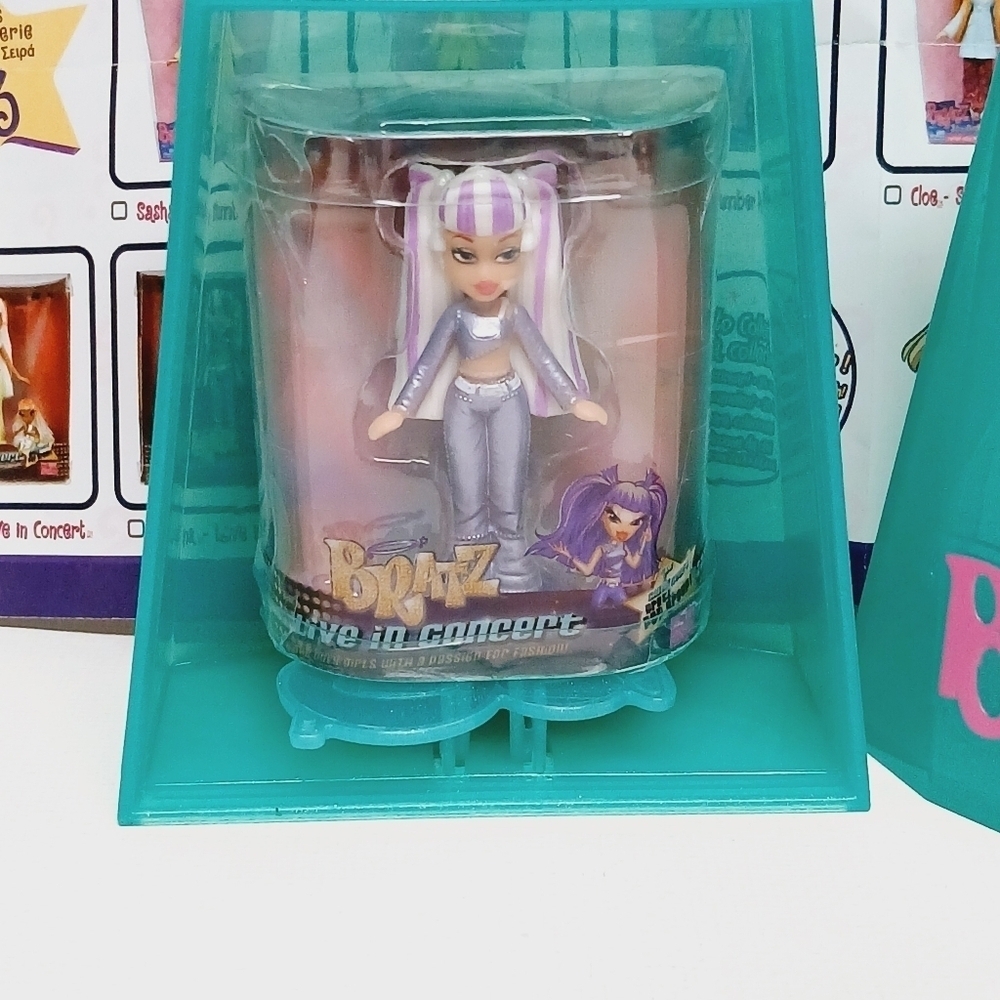 Mini Bratz Series 3 Live In Concert Dana - Picture 2 of 6